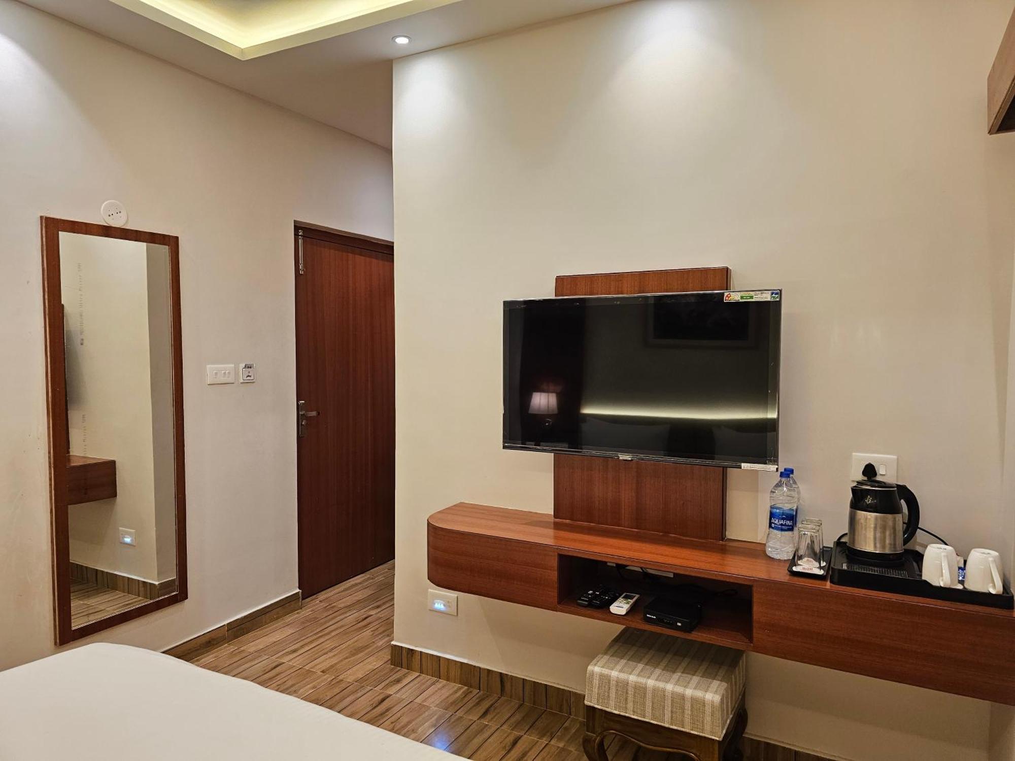 The Creek Boutique Resort & Spa ボルプル エクステリア 写真